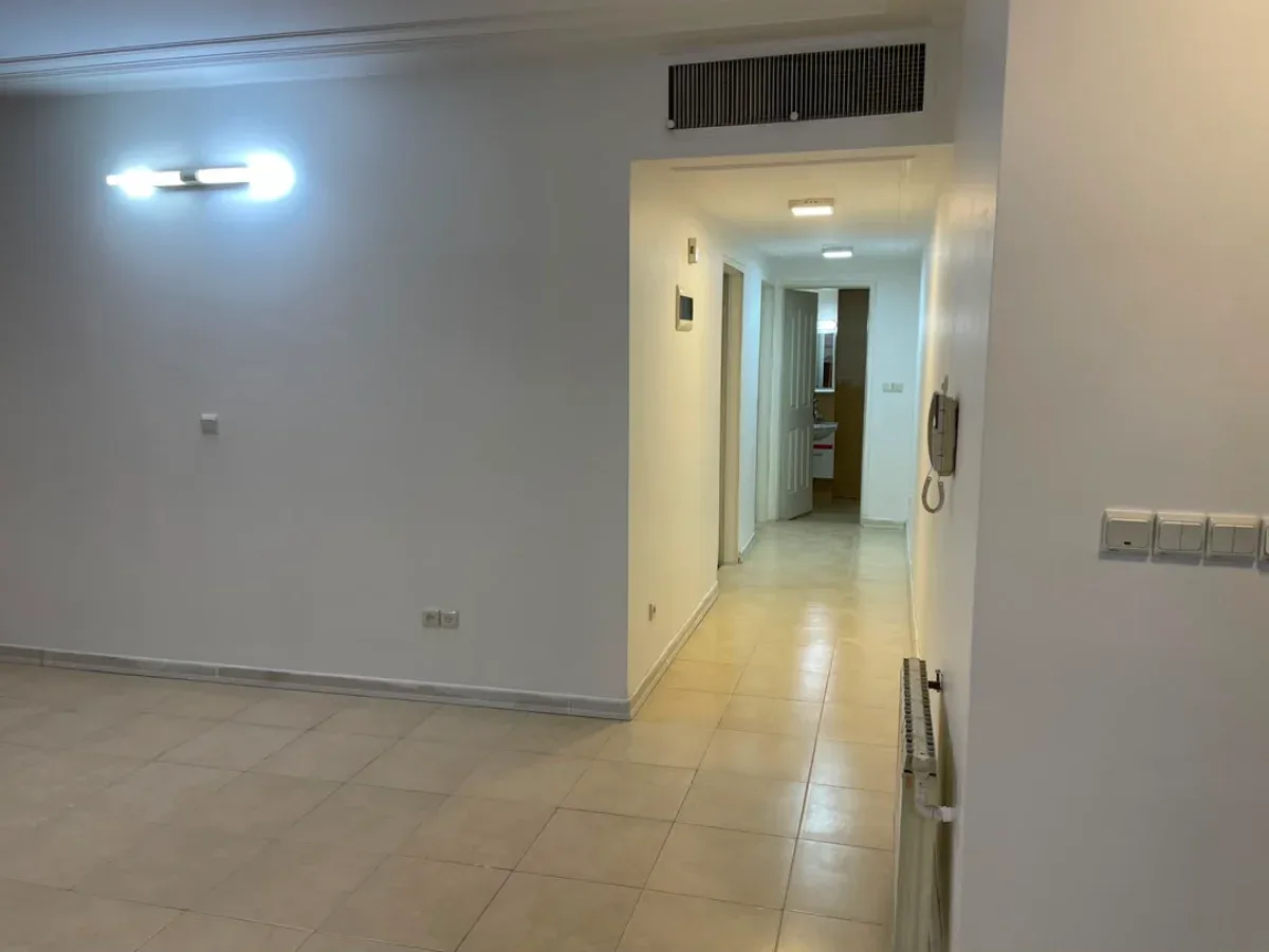 اپارتمان دوخوابه 120 متر 97/45مفید طبقه همکف 5
