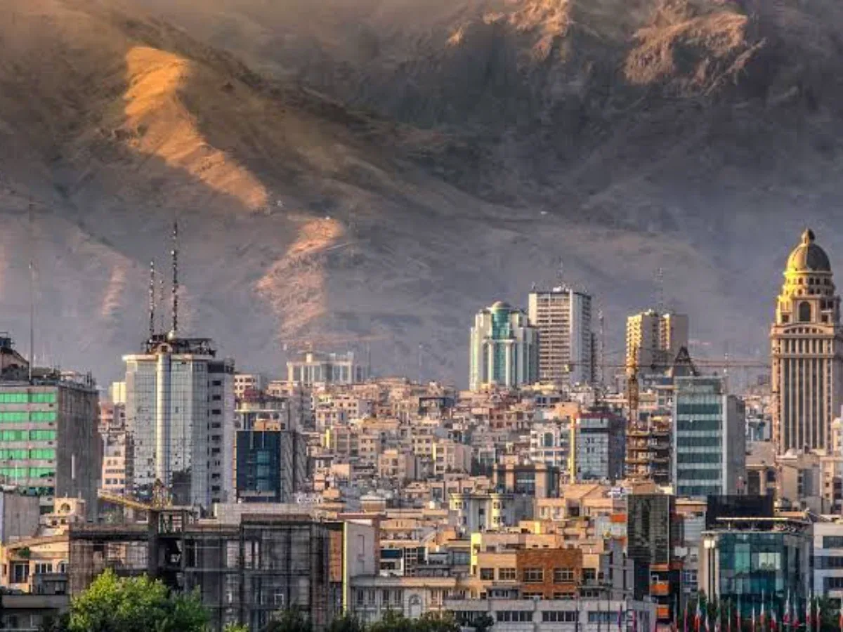حاشیه نیایش نیلا 5
