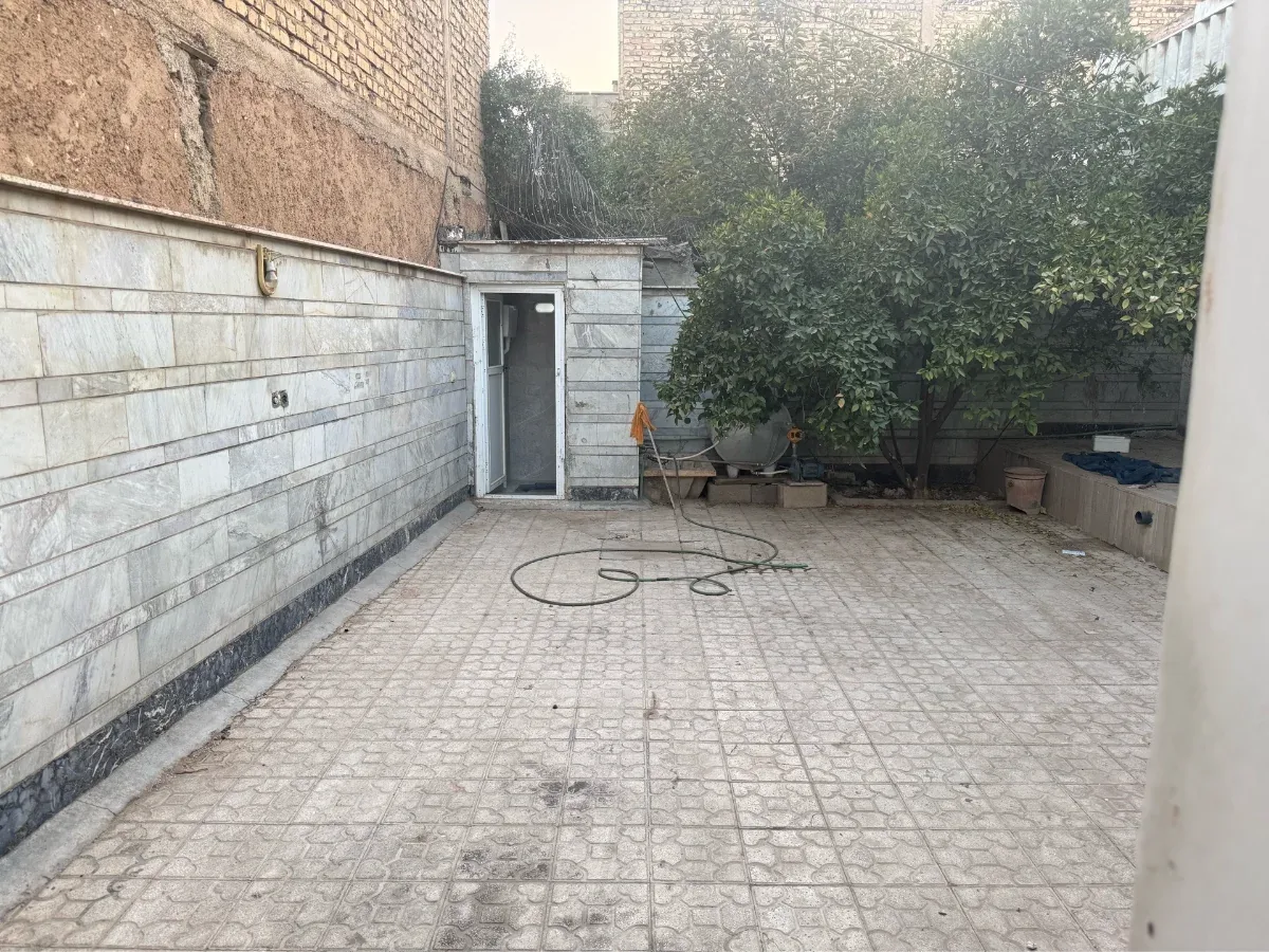 ویلایی ، درب حیاط 4